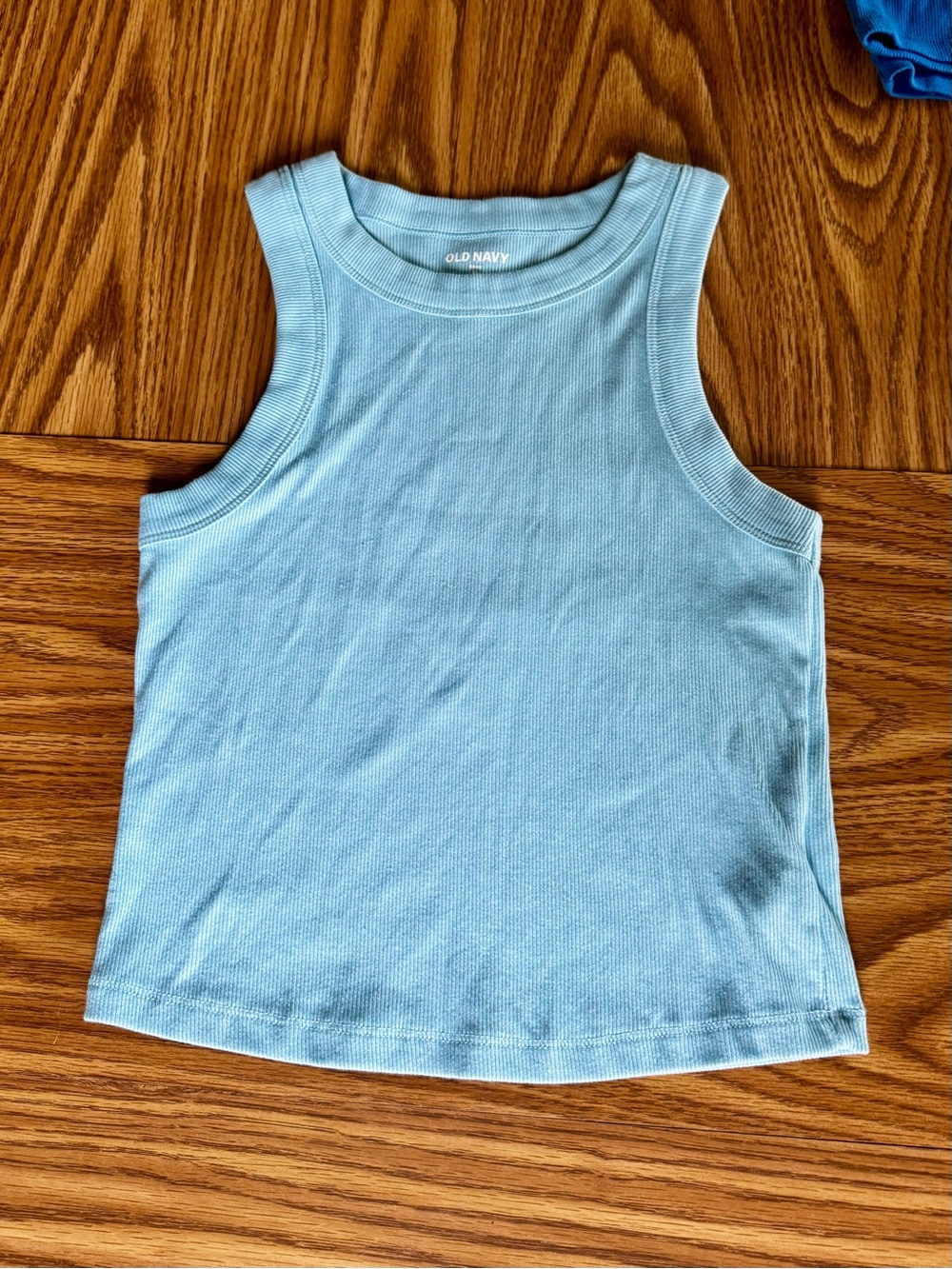 Lot of Women’s tees/tanks Small - Hollister, Aero, Old Navy - Picture 7 of 8